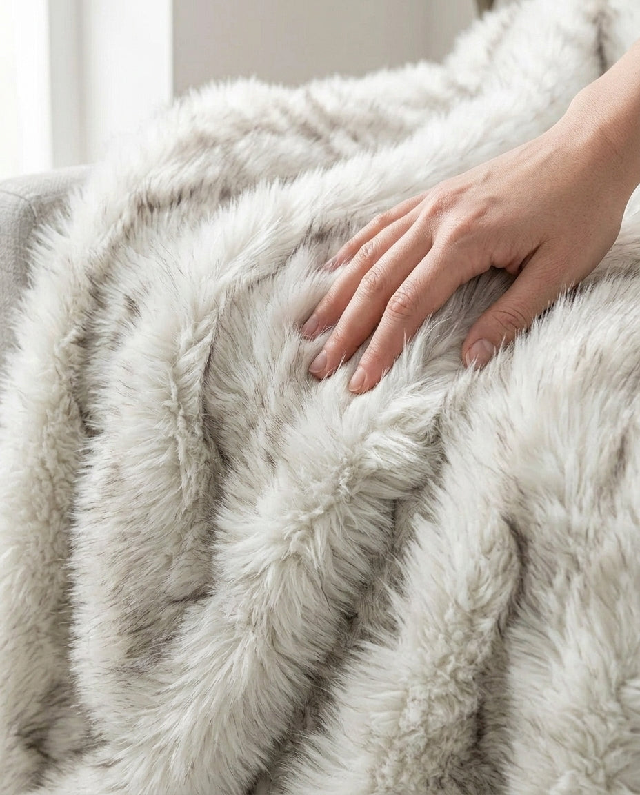 Faux Fox Fur Blanket – Plush, Warm & Cruelty-Free Throw