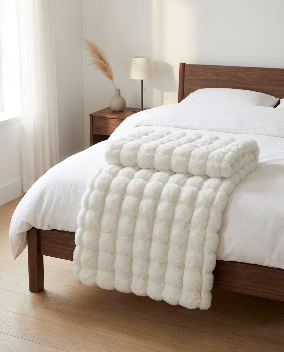 Faux Fur Throw Blanket – Luxury Snuggle Wrap