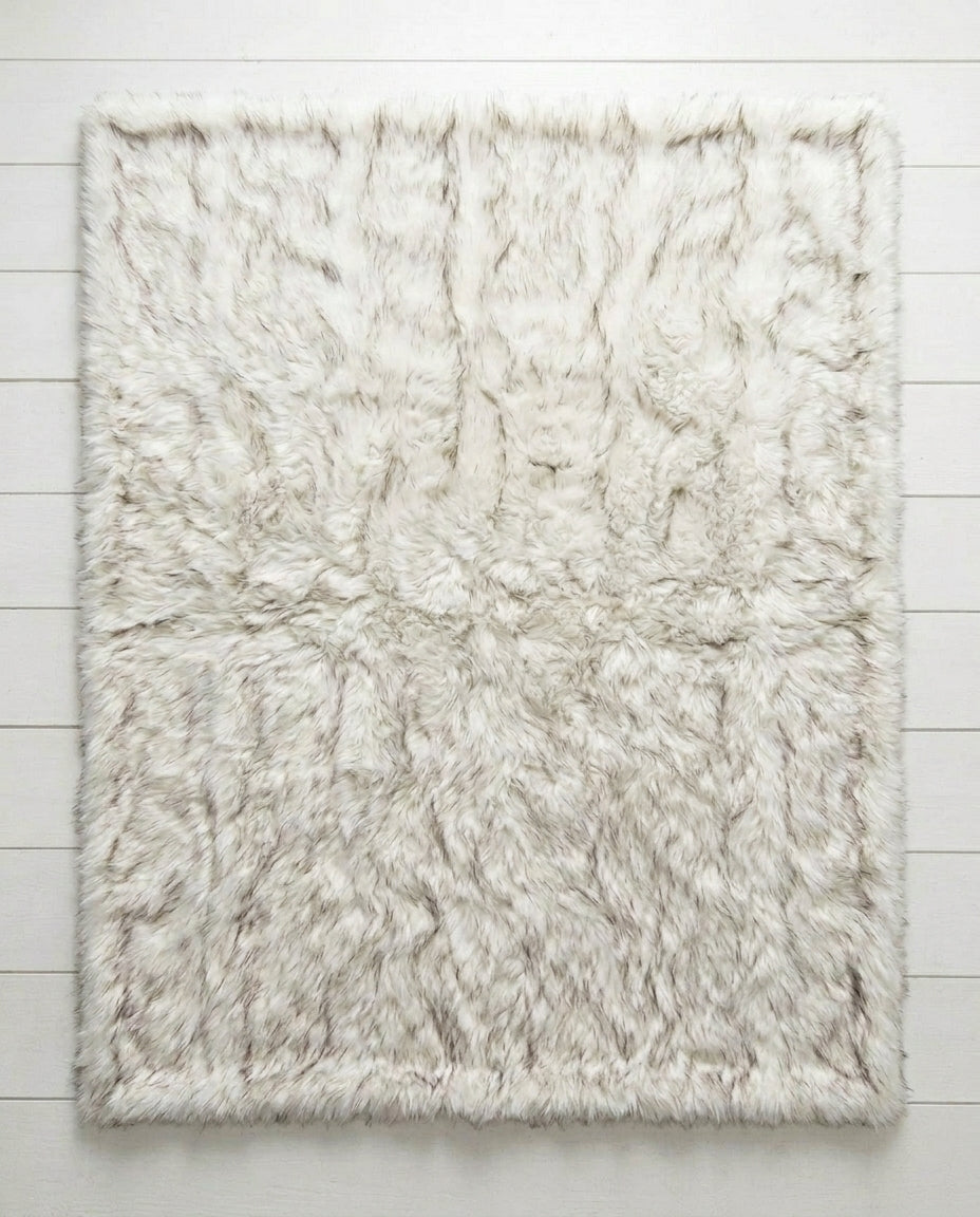 Faux Fox Fur Blanket – Plush, Warm & Cruelty-Free Throw
