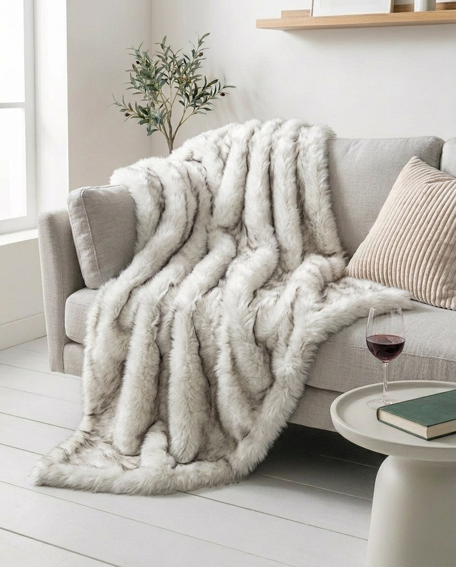 Faux Fox Fur Blanket – Plush, Warm & Cruelty-Free Throw